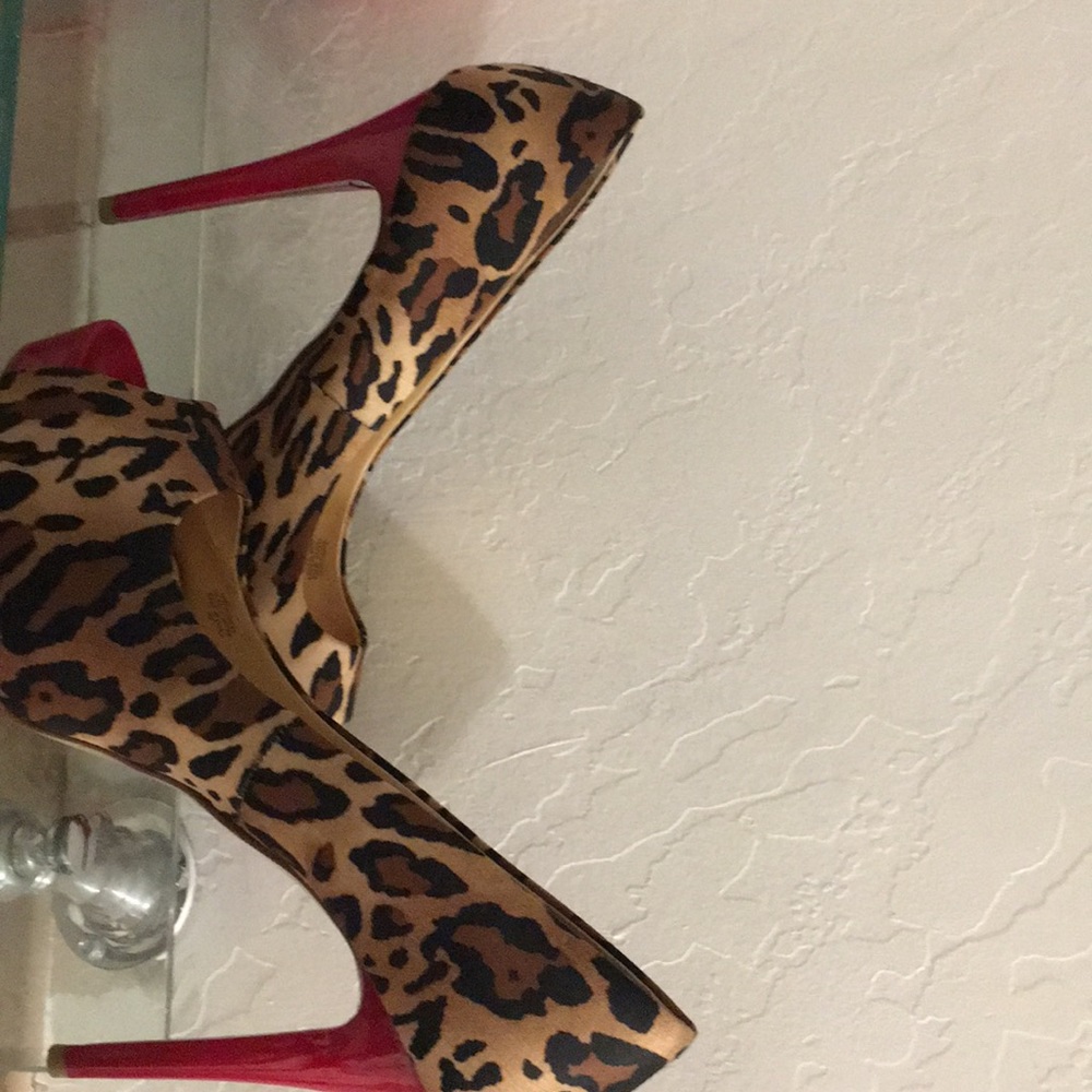 Jessica Simpson leopard heels